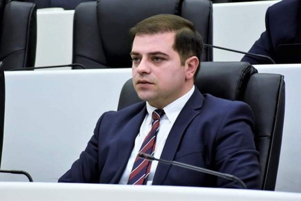 ცოტნე ანანიძე მიხეილ სააკაშვილის მიერ „ვივამედიდან“ გაკეთებულ განცხადებაზე:  უკრაინის მოქალაქე სააკაშვილი მოუწოდებს მომიტინგეებს ძალადობრივი შეტევისკენ!