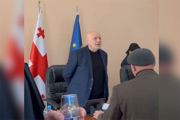 დავით რაზმაძე: ვინც უჭერს მხარს ევროპარლამენტის რეზოლუციას, ყველა არის საქართველოს მოღალატე! ევროკავშირმა რაც გააკეთა, ორი იმდენი თან წაიღო