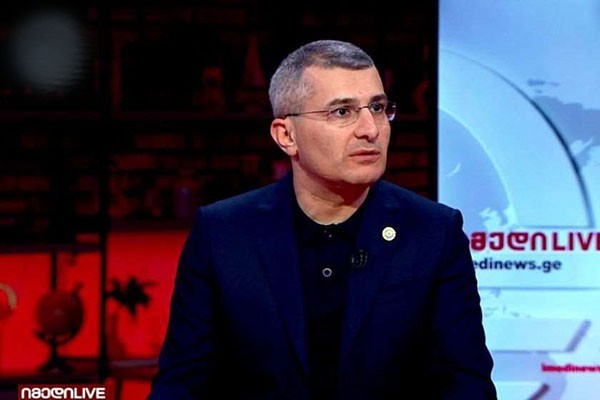დღეს მთელმა მსოფლიომ დაინახა, რომ არსებობს ერთი პატარა, მაგრამ ძალიან ღირსეული და ამაყი ქვეყანა, რომელმაც გაბედა და მოახერხა ყველაზე პირველს ეთქვა ის სიმართლე, რასაც სამი წლის შემდეგ ლაპარაკობენ თავად ამერიკელები