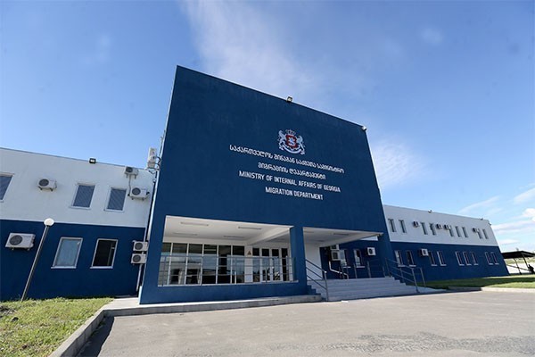 მიგრაციის დეპარტამენტის თანამშრომლებმა აპრილის თვეში უცხო ქვეყნის 96 მოქალაქე საქართველოდან გააძევეს 