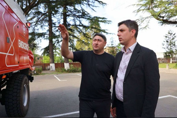 გურიის რეგიონის საგანგებო სიტუაციების მართვის სამსახურს თანამედროვე ევროპული სტანდარტების ორი ახალი სახანძრო მანქანა გადაეცა