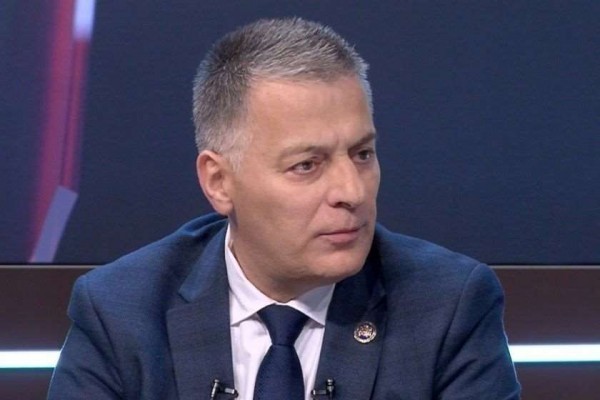 ზაალ მიქელაძე რადიკალებს: გადაავლეთ თვალი მსოფლიო პრესას და აღმოაჩენთ,  რომ ,,ევროპის დღე