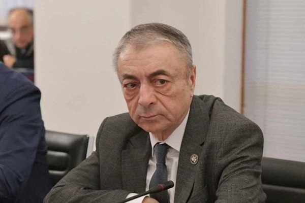 თენგიზ შარმანაშვილი: რას იტყვიან ახლა ე.წ. მეგობარი აქტის სათაურის ავტორები და მათი აქაური აგენტები? კიდევ ერთხელ დადასტურდა, ჩვენი ქვეყნის ინტერესების საზიანოდ სხვის ჭკუაზე არ უნდა ვიაროთ