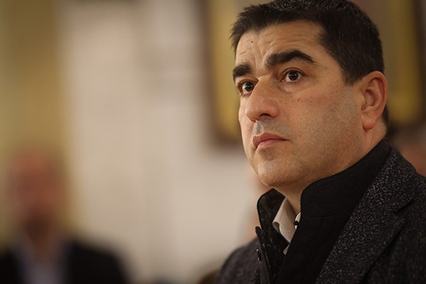 შალვა პაპუაშვილი: იცვლებოდნენ გზავნილის გამხმოვანებლები, თუმცა არ იცვლებოდა მთავარი გზავნილი, რომელიც თითქოს ერთი სახელმძღვანელოდან იყო ამოკითხული. საქართველოში მეორე ფრონტი უნდა გახსნილიყო