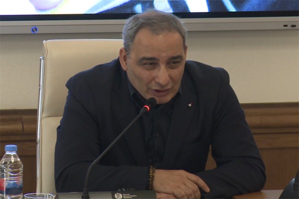 გიორგი მამაცაშვილი: 2007 წელს დაიწყო შეტევა მედიაზე, როდესაც გამომცემლობა „სამშობლოდან“ გამთენიისას გამოგვყარეს ჟურნალისტები. ეს იყო მიზანმიმართული შეტევა იმ მედია საშუალებებზე, რომლებიც არ ემორჩილებოდნენ სააკაშვილის რეჟიმს