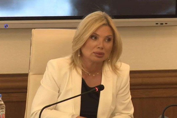 „იმედის“ პროდიუსერი: ჩემთან კონტაქტზე გამოვიდნენ და კრედიტების დაფარვა შემოგვთავაზეს, რაზედაც უარი განვაცხადე. ვიღაცამ შეიძლება ისარგებლა და იხეირა კიდეც ასეთი შეთავაზებით. ყველანი ვაცნობიერებდით, რომ ამ პირობებში მომავალი არ გვქონდა