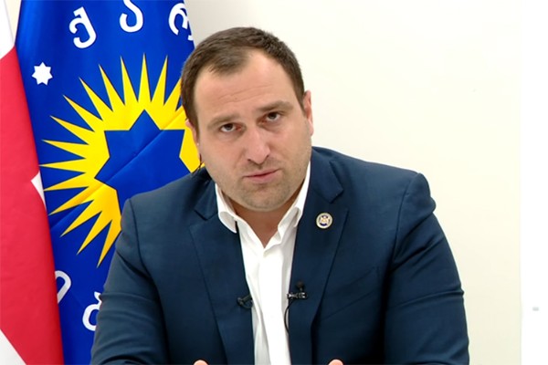 ირაკლი კირცხალია: ბაჩიაშვილის საქმე უბრალოდ კომიკურია. ამ ბატონის ფიგურა, მისი წარსული და მისი აწმყო რომ განვიხილოთ, პირველ რიგში საქმე გვაქვს თაღლითობასთან