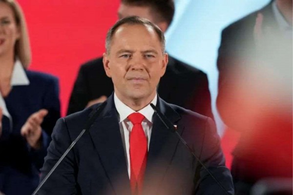 პოლონეთის პრეზიდენტი კაროლ ნავროცკი გახდა