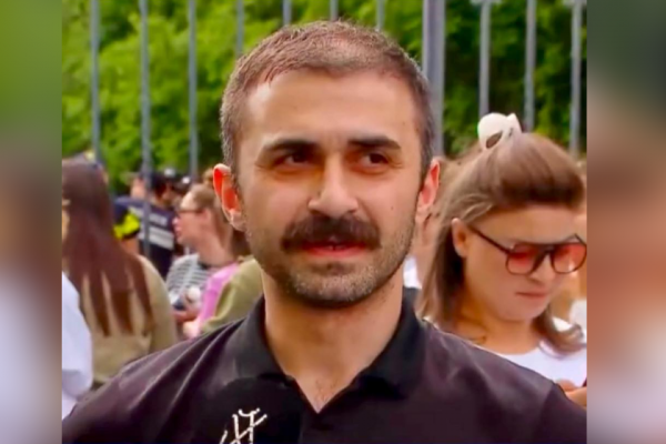 ჯგუფური ძალადობისთვის დაკავებული ონისე ცხადაძის ძმა ოპოზიციას: ჩვენი ძმების, დების, დედების და მამების ციხიდან გამოსვლამდე ვისაც ადგილობრივ არჩევნებზე გასვლა გინდათ, თქვენივე „პადიეზდებთან“ გაგიგდებთ ბალაკლავებით და კასტეტებით