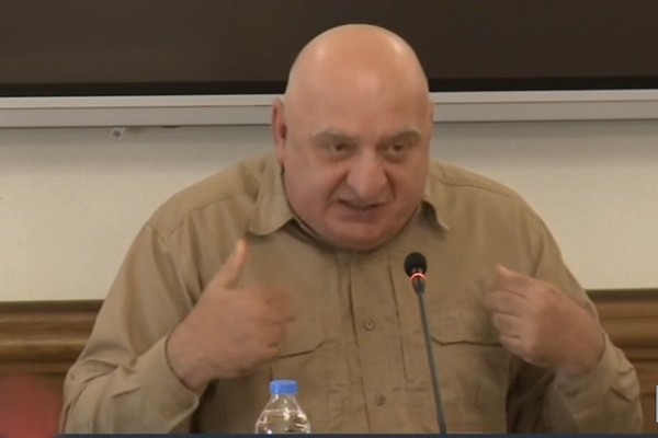 მალხაზ თოფურია: რუსეთს მოუწევდა დიდი თანხების გადახდა საქართველოს სასარგებლოდ, უცბად, გამორბიან სააკაშვილი და მერაბიშვილი, მადლობა წაღვერის მოსახლეობას, რომ არ გათქვეს, იქ ტექნიკას რომ ვმალავდითო