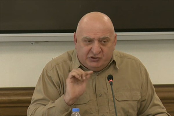 ვეტერანი მალხაზ თოფურია: სააკაშვილის დროს რა პენსიას იღებდა დაღუპული ჯარისკაცის ოჯახი?  - არაფერს, არცერთი დაღუპულის ოჯახი არ იღებდა არაფერს. დღეს 1200 ლარს იღებს 4 000 ოჯახი