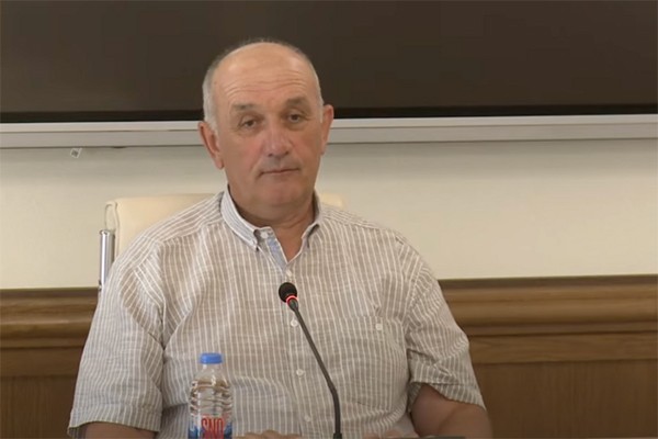 გია ანსიანი: გადავურეკე სატყეო სამმართველოს უფროსს, დავით ცინდელიანი ცუდად არის და ვერ მომყავს-მეთქი, პატარა პაუზა იყო და ტელეფონშიც ისმოდა, ვიღაც ეუბნებოდა, ფეხიც რომ ჰქონდეს მოტეხილი, უნდა წამოიყვანოსო, სამმართველოს უფროსიც იმეორებს ამ სიტყვებს