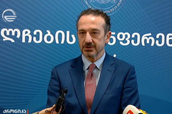 დავით ბაქრაძე: NGO-ების აშშ-ში ვიზიტისას, მიწევდა ძალისხმევა, რომ მათი საჯარო განხილვებისას, რასაც ისაუბრებდნენ, გამექარწყლებინა - ეს იყო ძირითადად „საერთაშორისო გამჭვირვალობა“, „საია“ „ISFED”, რომლებსაც თავიანთი დღის წესრიგი ჰქონდათ