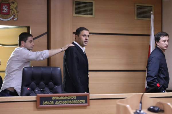 რომეო მიქაუტაძეს სასამართლომ აღკვეთის ღონისძიების სახით პატიმრობა შეუფარდა
