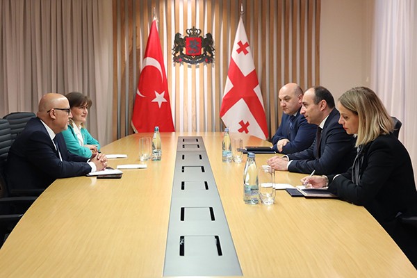 საქართველოს შინაგან საქმეთა მინისტრმა საქართველოში თურქეთის რესპუბლიკის საგანგებო და სრულუფლებიან ელჩთან შეხვედრა გამართა