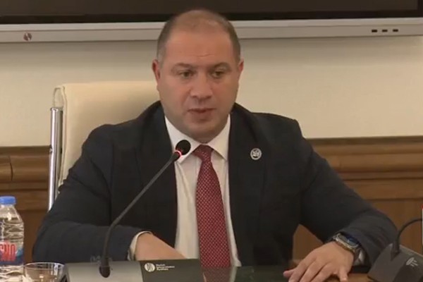 გივი მიქანაძე: წარმოჩენა იმისა, თითქოს ოპოზიციამ 700 000-ზე მეტი ხმა აიღო, არ არის სწორი, რადგან პირველ და მეორე ადგილს შორის წარმოუდგენლად დიდი სხვაობაა, რაც კიდევ ერთხელ აფიქსირებს ჩვენი მოსახლეობის მხრიდან მხარდაჭერას 