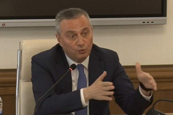 ვიქტორ დოლიძე: ევროპარლამენტარებისთვის მიკითხავს, არის თუ არა მნიშვნელოვანი თქვენთვის, როდესაც მერაბიშვილის ციხეში ჯდომაზე გველაპარაკებით, იგი დამნაშავეა თუ არა - საერთოდ არ მაინტერესებს დამნაშავეა თუ არა, ეს არის პოლიტიკური მხარდაჭერა