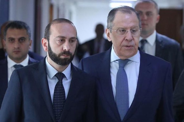 სომხეთის საგარეო საქმეთა მინისტრი ლავროვს მოუწოდებს, არ ჩაერიოს სომხეთის შიდა საქმეებში