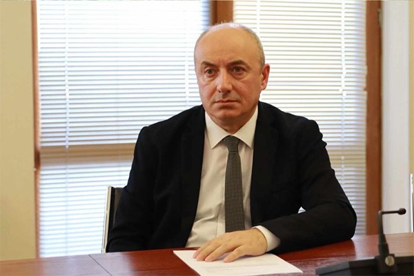 გურამ მაჭარაშივილი: ეს კადრები რომ იწვევდეს ეჭვს, აქამდე ათჯერ ექნებოდათ ექსპერტიზაზე გაგზავნილი, მაგრამ ყველამ ძალიან კარგად იცის, რომ საბა ჯიქიას დანა ეჭირა ხელში და პოლიციელს თავს დაესხა