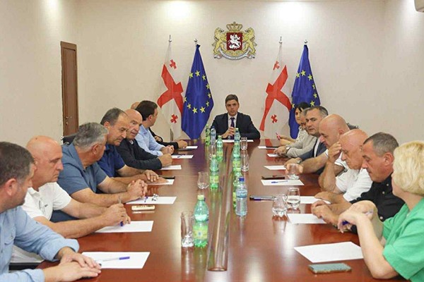 გურიის მხარეში სახელმწიფო რწმუნებულის ადმინისტრაციაში სამხარეო-საკონსულტაციო საბჭოს სხდომა გაიმართა