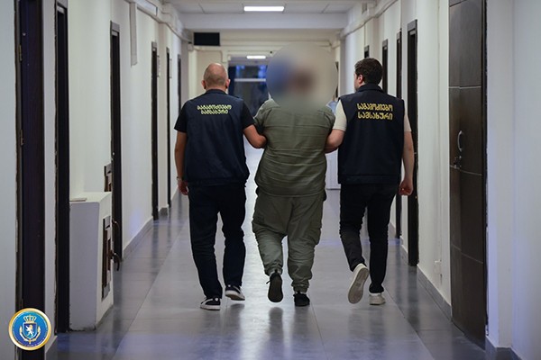 საგამოძიებო სამსახურმა დიდი ოდენობით სხვისი ქონების მოტყუებით დაუფლების მცდელობის ფაქტზე ორი პირი დააკავა