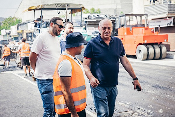 გიორგაძის ქუჩაზე ასფალტის საფარი 3000 კვ.მ ფართობზე იგება