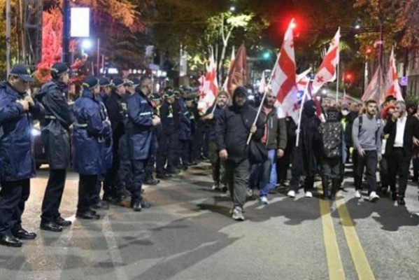 მელიქიშვილის გამზირზე მსვლელობის მონაწილეებსა და სამართალდამცველებს შორის დაპირისპირება მოხდა