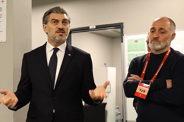 თურქეთთან მატჩის დასრულების შემდეგ, საქართველოს პრეზიდენტი, მიხეილ ყაველაშვილი ქართველ ფეხბურთელებს შეხვდა (ვიდეო)