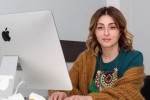 opoziciis-propagandisti-nino-daraseli-erovnul-nakrebze-CemTvis-sul-erTia-awi-ras-izamen-ase-rom-mec-zurgiT-davdgebi