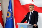 mamuka-mdinaraZe-gvainteresebs-ratom-xdeba-rom-Cveni-da-aSS-is-administraciis-paTosi-erTi-erTSi-emTxveva-erTmaneTs-da-amis-miuxedavad-aSS-is-axlad-arCeuli-prezidentisa-da-administraciisgan-erTi-sityvac-ar-Tqmula-saqarTveloze
