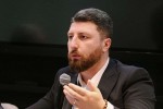 arCil-gordulaZe-telefoniT-Catarebuli-arCevnebi-dedamiwis-zurgze-aravis-gaugia-sasacilo-mdgomareobaSi-arian-saTqmeli-araferi-aqvT-da-absolutur-nonsensze-saubroben