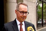 peter-fiSeri-mzia-amaRlobelze-germaniaSi-ra-Tqma-unda-policielisTvis-xelis-dartyma-dauSvebelia-magram-is-ukve-oTxi-Tvea-dakavebulia-aq-mTavari-sakiTxia-proporciuloba