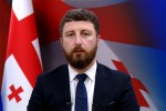 arCil-gordulaZe-tyuilSi-unda-vamxiloT-koleqtiuri-nacmoZraoba-irakli-kobaxiZes-ar-hqonia-komunikacia-aravisTano-Semdeg-gavrcelda-video-sadac-Cans-rogor-esalmebian-kobaxiZe-da-makroni-erTmaneTs-da-cvlian-informacias