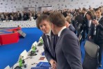saqarTvelos-premier-ministri-irakli-kobaxiZe-da-safrangeTis-prezidenti-emanuel-makroni-EPC-is-samitze-video