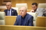 guram-maWaraSvili-yovelgvari-sarkazmis-gareSe---kaciWamia-flostebi-dReidan-cocxebTan-erTad-nacionaluri-moZraobis-simbolo-gaxdeba