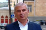 irakli-qadagiSvili-iwyeba-spekulaciebi-rom-baCiaSvili-unda-awamon-moklan-klasikuri-propagandistuli-wyebaa-sakiTxebis-romliTac-yvela-damnaSavis-gaTeTrebas-cdiloben-xolme-garkveuli-Zalebi