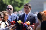 Salva-papuaSvili-zogierT-ucxoel-elCsa-da-ucxoel-politikoss-minda-mivmarTo---an-axla-uTxran-melias-gadaixados-girao-an-Semdeg-wuwuns-Tavi-daanebon-Tuki-giraos-gadauxdelobis-gamo-sasamarTlo-miiRebs-dapatimrebis-gadawyvetilebas