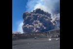 italiaSi-vulkani-etna-amoifrqva---turistebi-Tavs-gaqceviT-Svelian