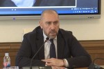 zurab-abaSiZe-nacmoZraobis-dros-aqciebis-darbevaze-saelCoebis-maSindeli-gancxadebebi-ukve-mwvane-Suqi-iyo-saakaSvilisa-da-misi-xelisuflebisTvis-rom-Zaladobrivad-emoqmedaT