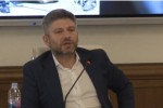 daCi-caguria-Segnebulad-iyo-sammarTvelos-Sesasvleli-gaRebuli-videokamerebiT-gviRebdnen-undodaT-daedgaT-kadri-rom-SeviWeriT-iq-Tavisi-fexiT-vin-Sevidoda---zonderul-miliciuri-Tavdasxma-mogviwyves