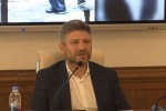 daCi-caguria-jer-gareT-dagvasisxlianes-sasikvdilod-gagvimetes-mere-SegvaTries-sammarTvelos-SenobaSi-oRond-jer-ezoSi-derefans-moawyobdnen-sadac-40-adamiani-idga-xelketebiT-da-saTiTaod-yvela-gvirtyamda