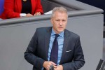 evroparlamentari-petr-bistroni-mxari-dauWireT-Jurnalistebs-da-ara-sazRvargareT-arasamTavrobo-organizaciebs-romlebsac-mxolod-reJimis-Secvla-surT