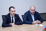 baqoSi-vizitis-farglebSi-qarTuli-ocnebis-axalgazrduli-organizaciis-Tavmjdomare-giorgi-CakvetaZe-axali-azerbaijanis-miwveviT-mmarTveli-partiis-centralur-ofiss-estumra