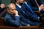 Politico-kovidisTvis-gamoyofili-Tanxa-iaxtebsa-da-svingerebis-klubebze-daixarja-polonuri-opozicia-tuskis-mTavrobas-utevs