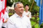 zaza-diasamiZe-iyo-xelvaCaureli-da-emsaxuro-xelvaCaurs-es-niSnavs-ufro-met-pasuxismgeblobas-Sens-mosaxleobasTan