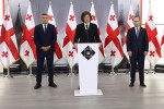 premier-ministrma-irakli-kobaxiZem-saxelmwifo-usafrTxoebis-samsaxuris-axali-ufrosi-mamuka-mdinaraZe-uwyebis-TanamSromlebs-warudgina