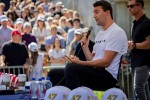 CNN-ramdenime-wamiT-adre-vidre-Carli-kirks-esrodnen-is-pasuxobda-kiTxvas-transgender-adamianebze-romlebic-aSS-Si-masobrivi-srolebis-Camdenebad-moixseniebian