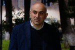 aleqsandre-raqviaSvili-gamikvirdeba-rom-4000-kacze-meti-movides-gancxadebebi-rom-specrazmi-ar-eyofa-mTavrobas-cota-uxerxulia-im-araseriozulobis-fonze-romelic-am-mitings-axlavs-Tan