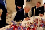 donald-trampma-versalSi-xeli-moawera-SeTanxmebas-iransa-da-amerikis-SeerTebul-Statebs-Soris