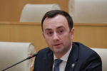 yovlad-aRmaSfoTebelia-is-mcdeloba-rom-ase-uxeSad-dayon-da-erTmaneTs-daupirispiron-sazogadoeba-